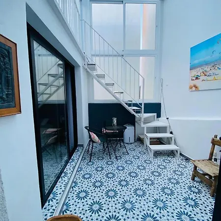 Modern In The Heart Of - 500 Meters From The Естепона